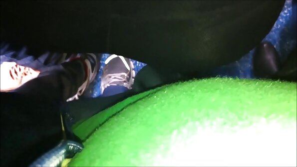 어두운 장난감 성별 에 공개 장소 가 화창한 여자