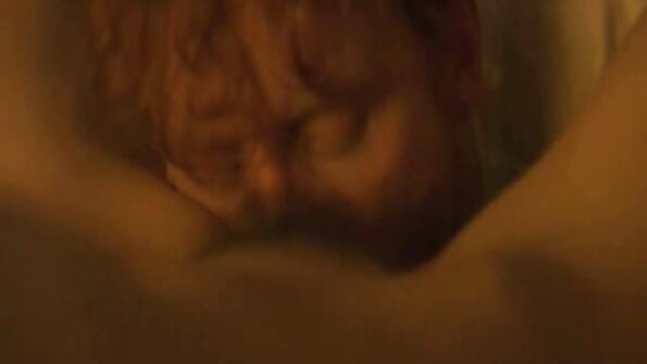 사람 바보 주위에 와 아기 에 a 항문의 방법 하기 그것 단단한