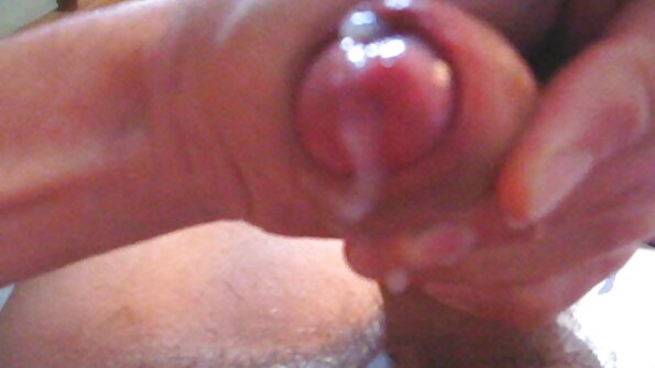 연인 assfucks inked 갈색 머리 과 그녀의 금발의 친구 로 풀