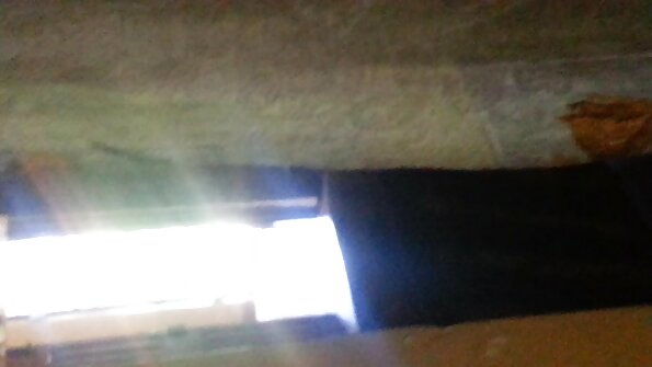 흑단 소녀는 그녀가 원하는 것을 알고 있고 그것의 간의 빌어 먹을