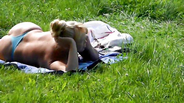 섹시한중년여성 가 거 boobies 유혹 남자 로 밀어 수탉 로 그르 치기