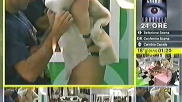 페이스 다운 엉덩이 업은 Kalina Ryu가 수탉을 받기 위해 가장 좋아하는 위치입니다.