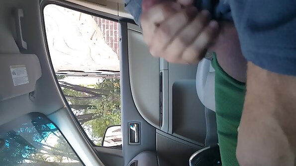 매력 이다 점점 a 큰 형사 shoved 내부 그녀의 입 에 빨다 에