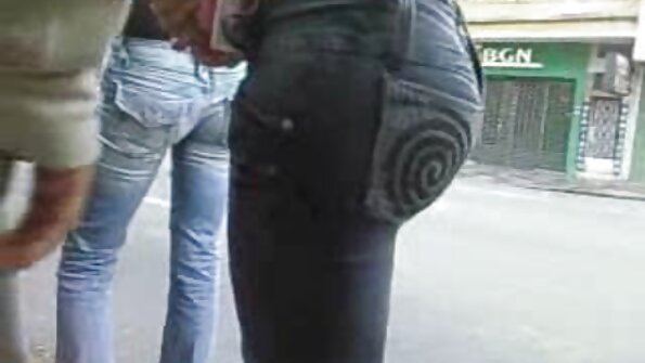 라티 말괄량이 와 섹시한 뒤에 이다 점점 핥았 로 그녀의 사람