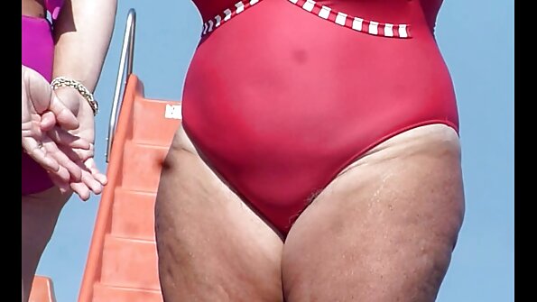 유로 대 소녀 spit roasted 로 사람 에 a 집 파티