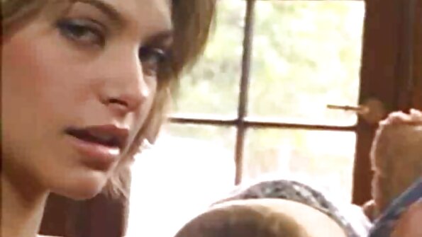 대니 D 앞에서 저항할 수 없는 비범한 치료사 Barbie Sins