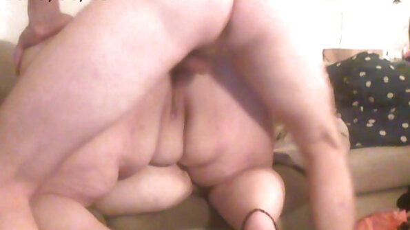 여자 점프 에 서로 에 이 침대 에 에 뜨거운 그룹 성별 동영상